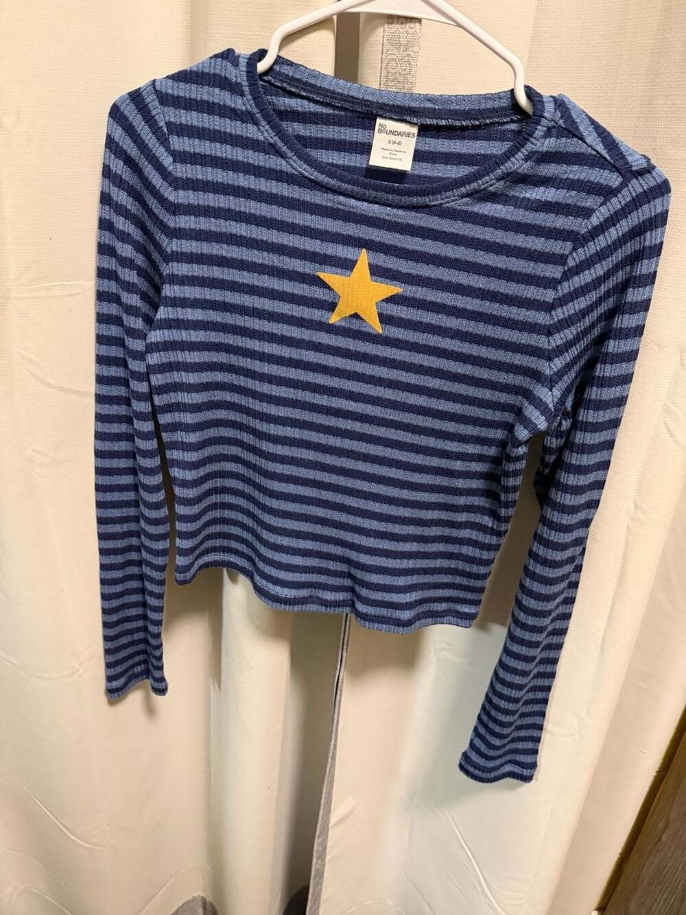 C0029 No Boundaries Striped Star Long Sleeve Crop Top Size S (4-6) - Picture 1 of 5